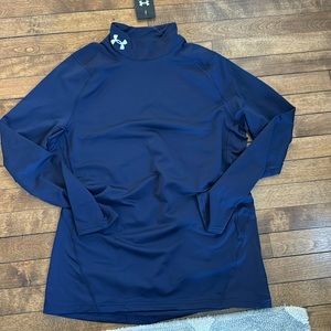 Men's under Armour, cold gear, long sleeve shirt. Size large navy